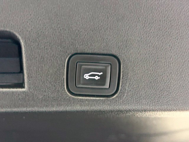 Used 2025 GMC Acadia Elevation AWD/4WD image 5