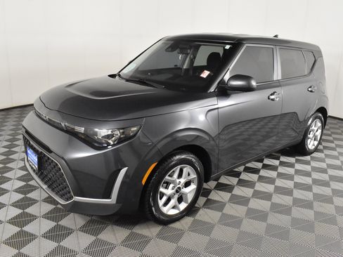 Used 2023 Kia Soul LX w/ Option Group 015 image 10