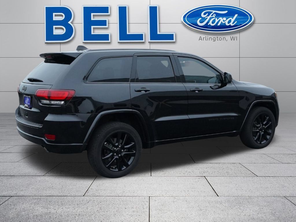 Used 2018 Jeep Grand Cherokee Altitude AWD/4WD image 3