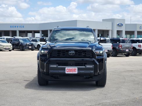 Used 2025 Toyota 4Runner TRD Off-Road Premium AWD/4WD image 2