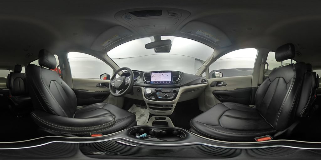 Used 2024 Chrysler Pacifica Limited FWD image 13
