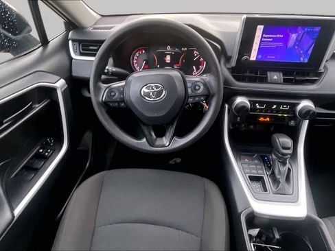 Used 2025 Toyota RAV4 LE AWD/4WD image 6