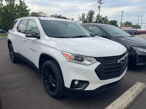 Used 2021 Chevrolet Traverse LT FWD image 2