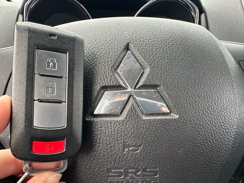 Used 2024 Mitsubishi Outlander Sport SE image 9