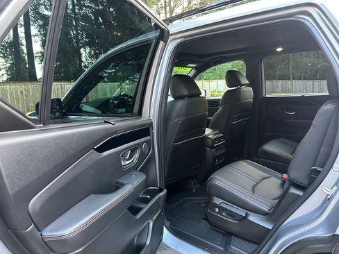 Certified 2025 Honda Pilot TrailSport image 16