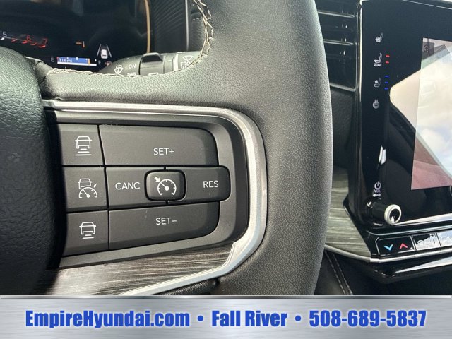 Used 2024 Jeep Wagoneer Series III AWD/4WD image 30
