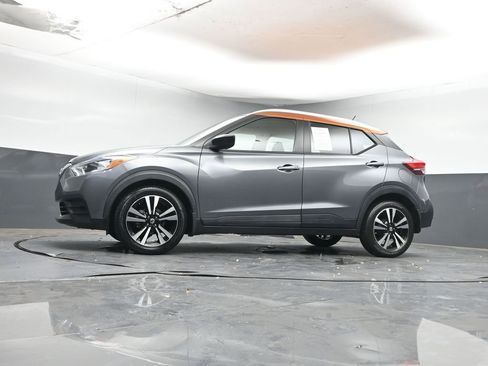Used 2020 Nissan Kicks SV image 28