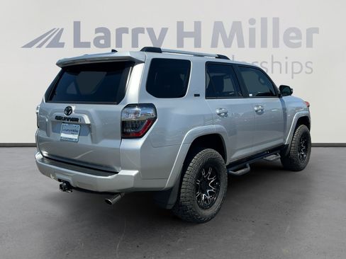 Used 2021 Toyota 4Runner SR5 Premium w/ Moonroof Package AWD/4WD image 5