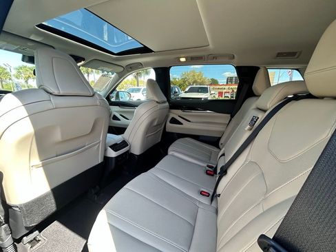 Used 2022 INFINITI QX60 Pure w/ Cargo Package image 15