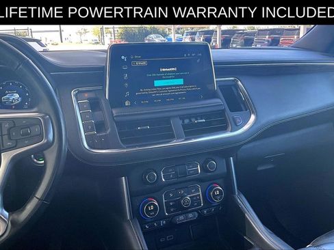 Used 2024 Chevrolet Suburban Premier image 8