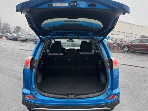 Used 2018 Toyota RAV4 XLE image 36