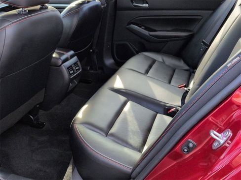 Used 2024 Nissan Altima 2.0 SR image 19