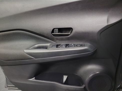 Used 2020 Nissan Kicks S image 22