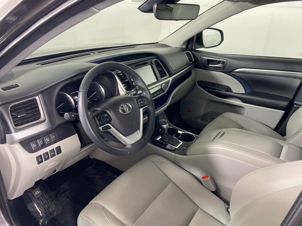 Used 2019 Toyota Highlander Limited Platinum AWD/4WD image 11