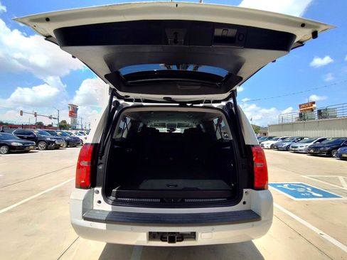 Used 2020 Chevrolet Suburban LT image 41