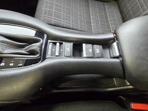 Used 2024 Honda HR-V LX image 21