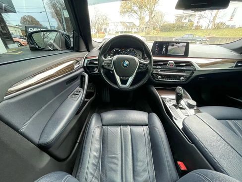 Used 2018 BMW 540i xDrive image 24