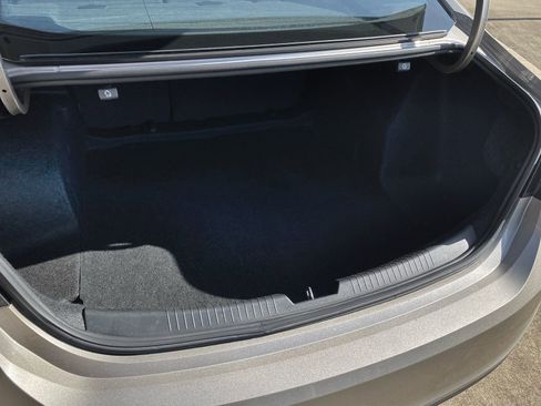 Used 2022 Chevrolet Malibu LT image 28