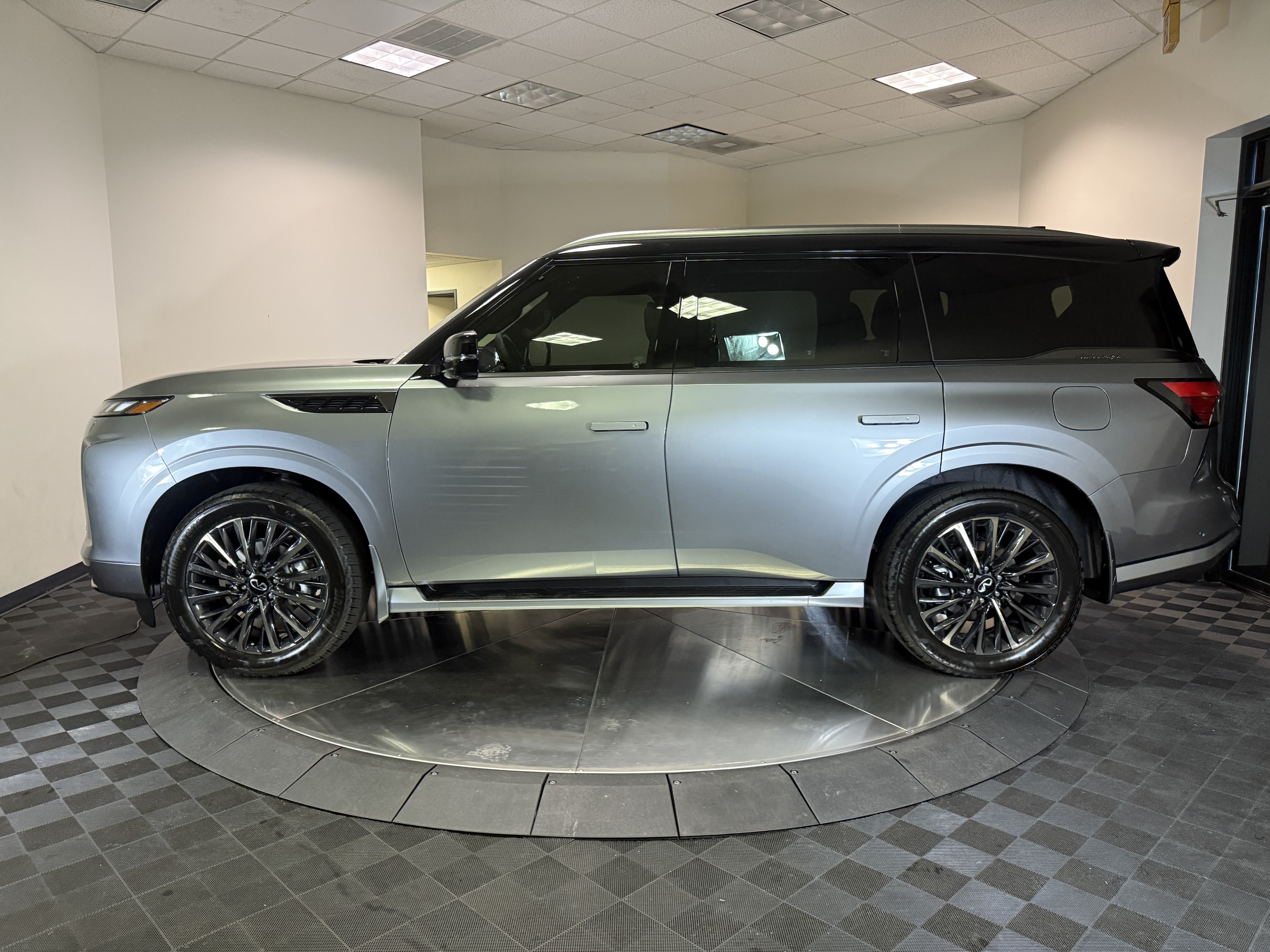 New 2026 INFINITI QX80 Autograph w/ Autograph Exterior Package AWD/4WD image 4
