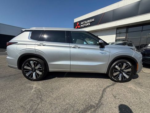 New 2026 Mitsubishi Outlander SEL AWD/4WD image 16