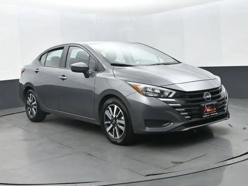 Used 2025 Nissan Versa SV FWD image 2