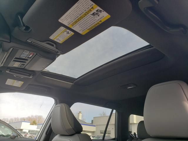 Used 2026 Subaru Outback Limited XT AWD/4WD image 17