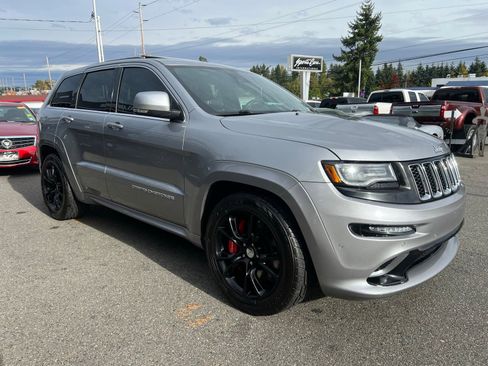 Used 2015 Jeep Grand Cherokee SRT w/ Luxury Group II image 8