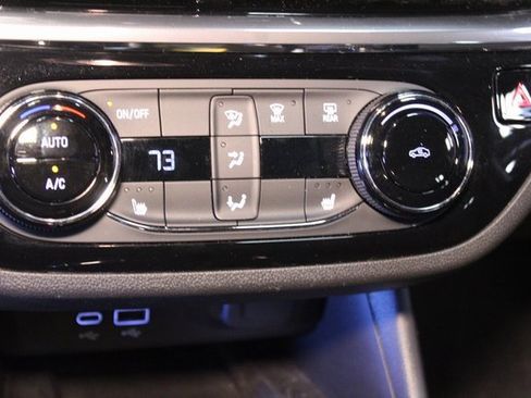 Certified 2025 Buick Envista Sport Touring w/ Convenience II Package image 21