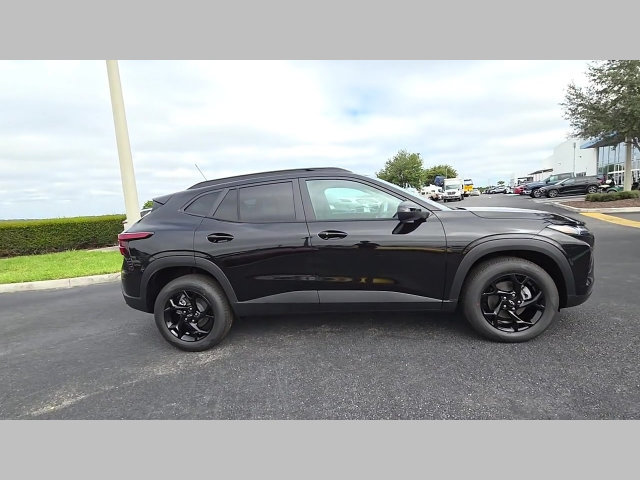 New 2026 Chevrolet Trax LT w/ Sunroof Package FWD image 18
