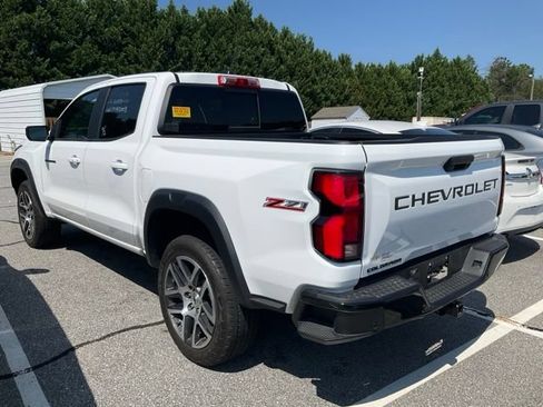 Used 2024 Chevrolet Colorado Z71 w/ Z71 Convenience Package 2 AWD/4WD image 4