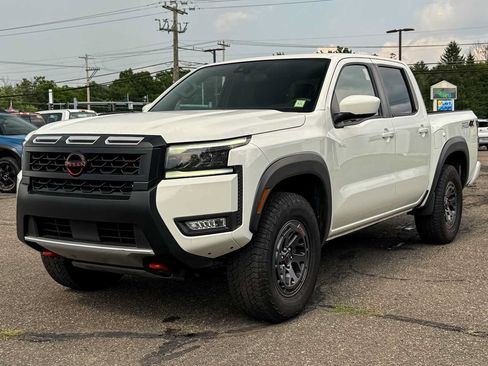 Used 2026 Nissan Frontier PRO-4X AWD/4WD image 7