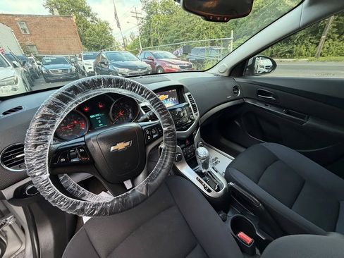 Used 2015 Chevrolet Cruze LT FWD image 25