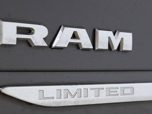 Used 2020 RAM 2500 Limited AWD/4WD image 18