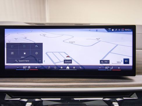 Used 2024 BMW X5 xDrive40i w/ Parking Assistance Package image 41