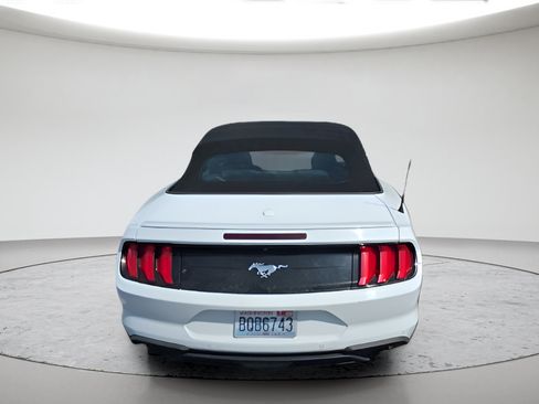 Used 2018 Ford Mustang Premium RWD image 4