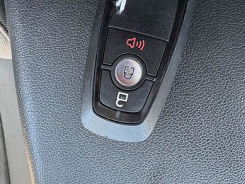 Used 2018 Ford EcoSport SE image 19