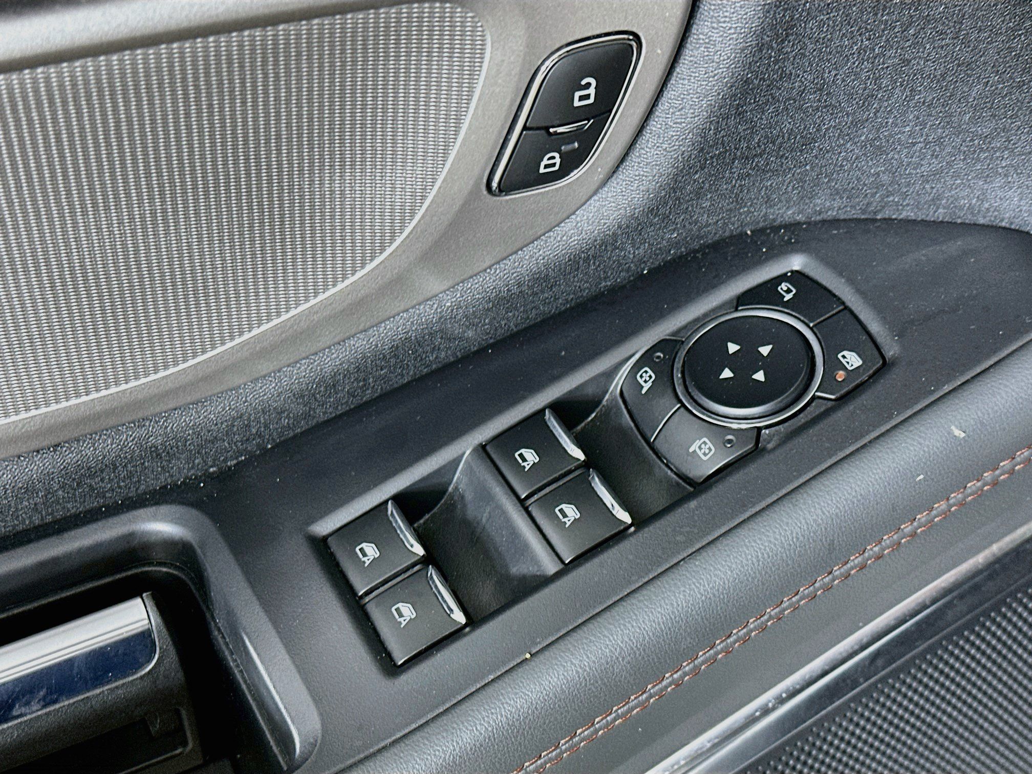 Used 2025 Ford Expedition Active AWD/4WD image 15