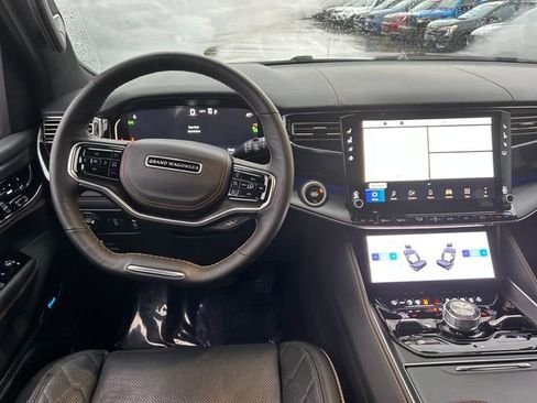 Used 2024 Jeep Grand Wagoneer Series III w/ Rear Seat Video Group 1 image 10