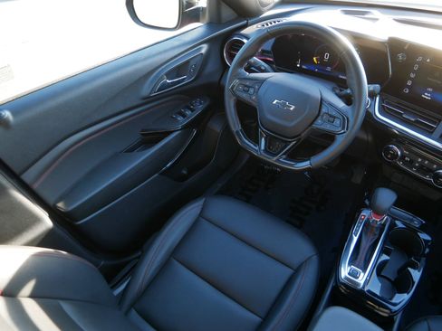 Used 2024 Chevrolet Trax RS w/ Driver Confidence Package image 9