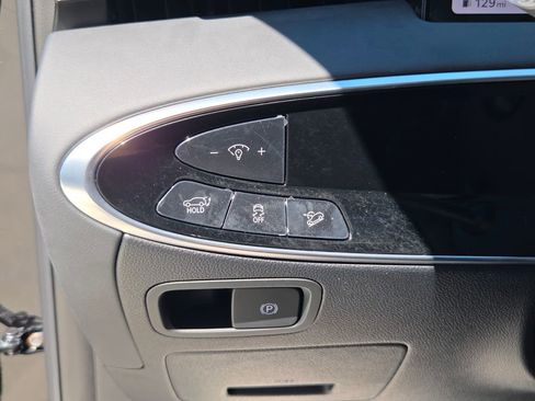 New 2026 Genesis GV70 2.5T Select AWD/4WD image 25
