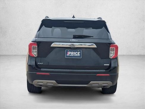 Used 2020 Ford Explorer XLT w/ Equipment Group 202A RWD image 6