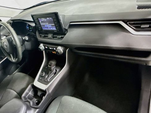 Certified 2020 Toyota RAV4 XLE w/ Convenience Package AWD/4WD image 29