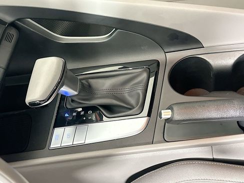 Certified 2025 Hyundai Elantra Sport image 16