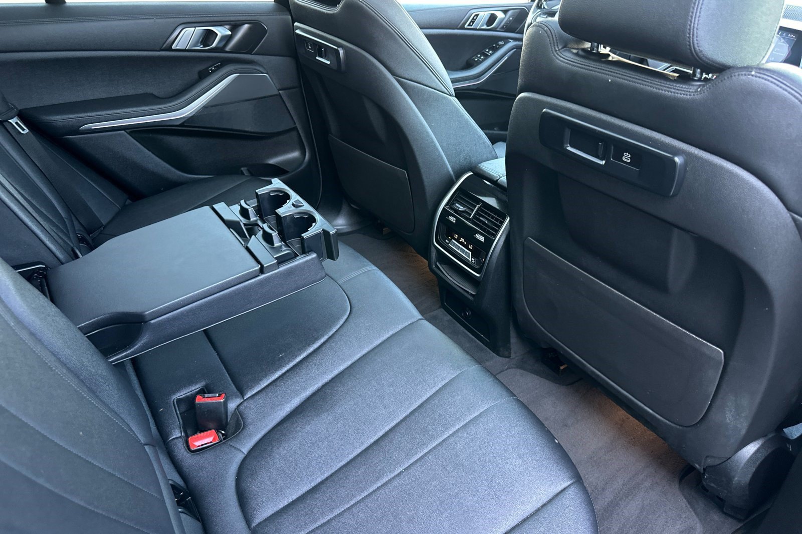 Used 2019 BMW X5 xDrive40i w/ Convenience Package AWD/4WD image 32