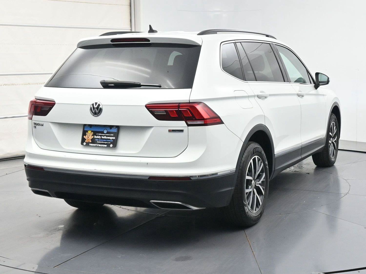 Used 2020 Volkswagen Tiguan SE w/ Panoramic Sunroof Package AWD/4WD image 21