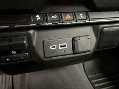 Certified 2021 Chevrolet Silverado 1500 Custom Trail Boss AWD/4WD image 34