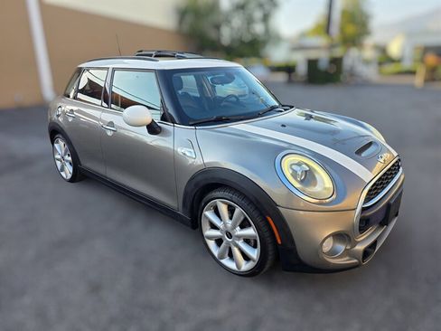 Used 2017 MINI Cooper S FWD image 4