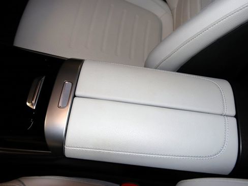 Used 2025 Mercedes-Benz GLC 300 4MATIC Coupe image 64