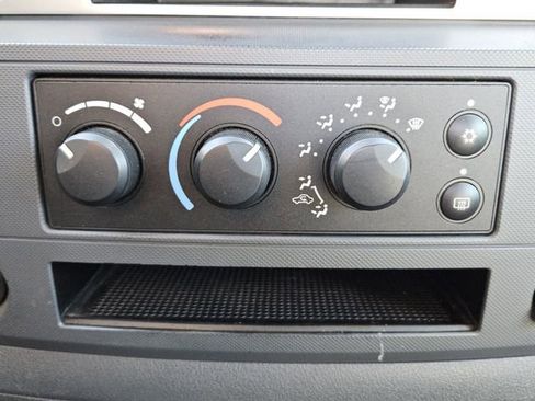 Used 2007 Dodge Ram 1500 Truck SLT image 7