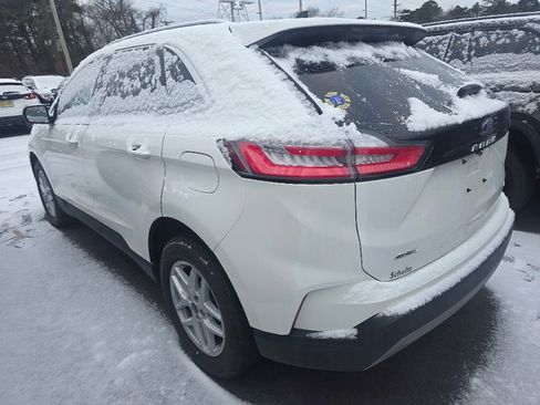 Used 2022 Ford Edge SEL w/ Convenience Package image 4